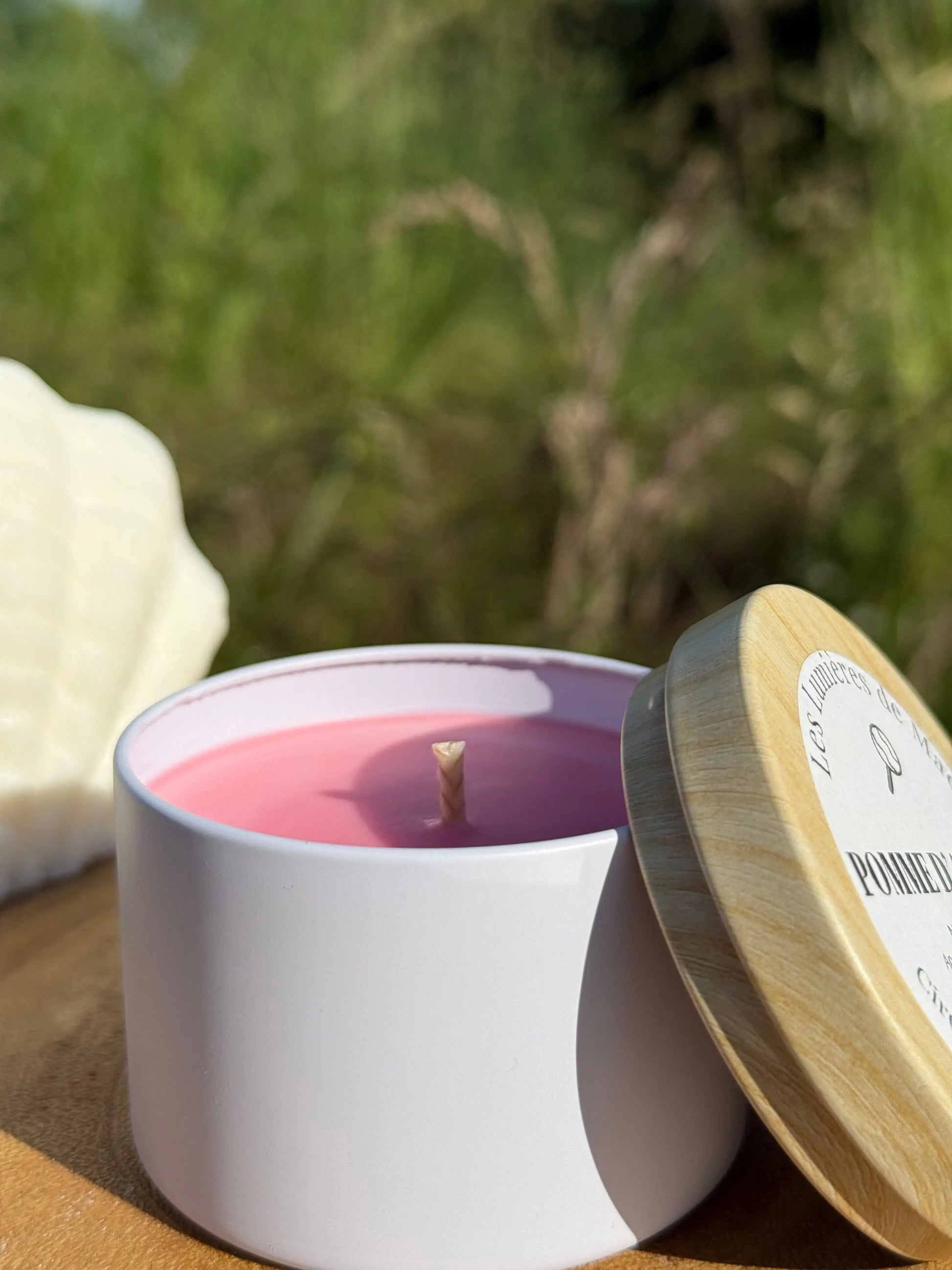 BOUGIE SENTEUR POMME D'AMOUR - LesLumieresdeMae