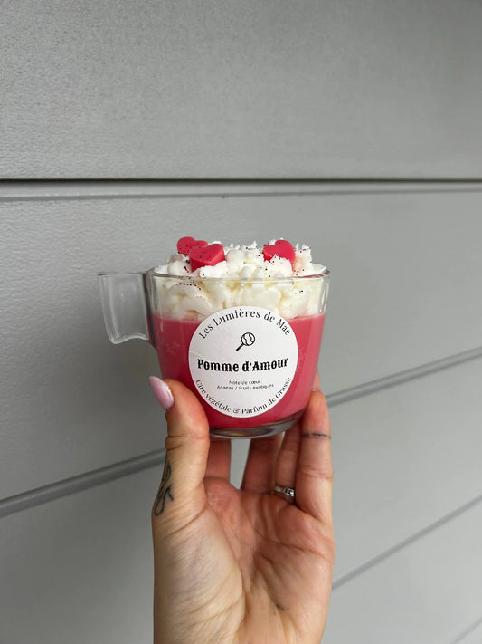 BOUGIE XL SENTEUR POMME D’AMOUR - LesLumieresdeMae